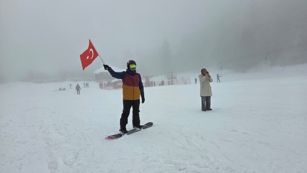 ARTVİN (AA) – Doğu Karadeniz'in önemli kış turizm merkezlerinden Atabarı