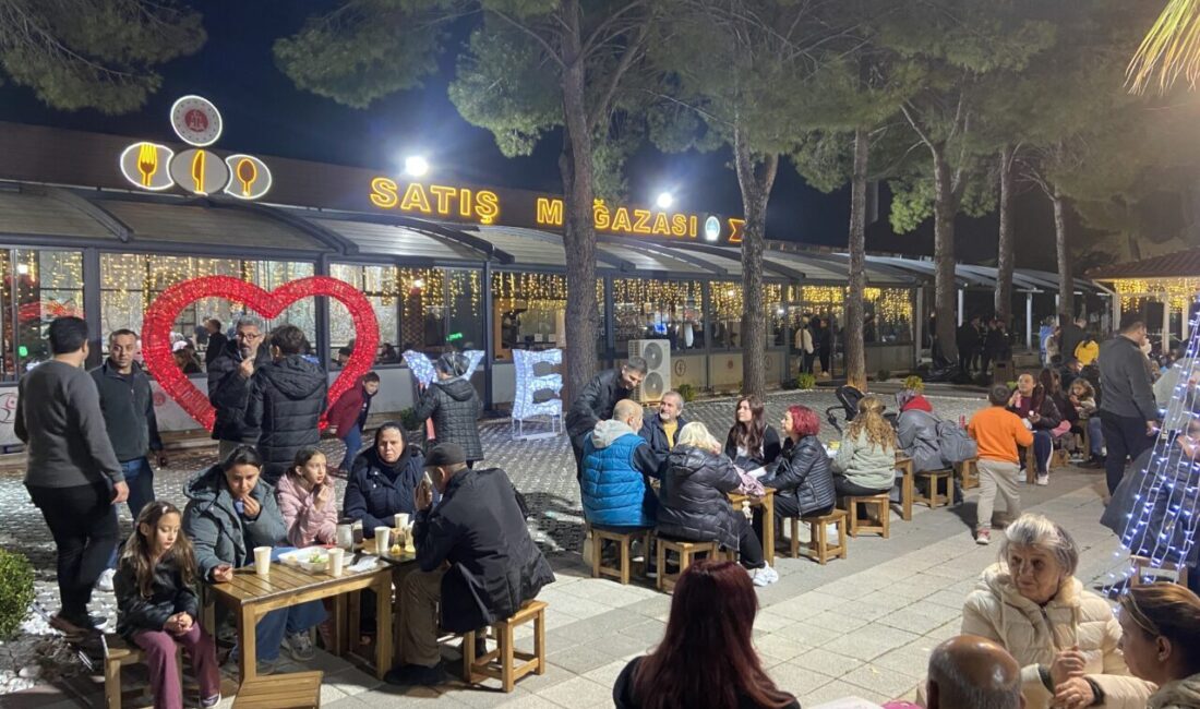 - Hükümlülerden oluşan orkestranın hazırladığı konsere vatandaşlar ilgi gösterdi