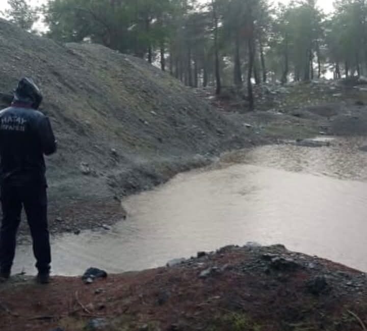 HATAY (AA) – Hatay'ın Hassa ilçesinde su birikintisine düşen çocuk