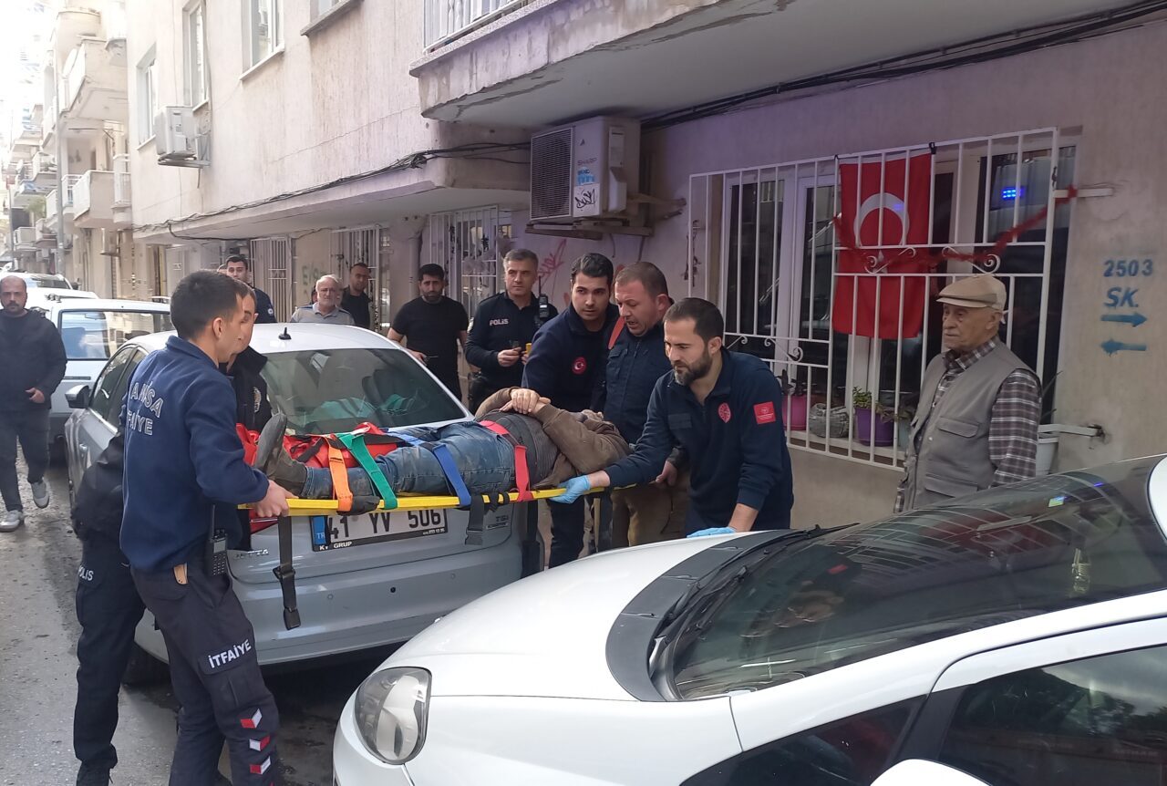 MANİSA (AA) – Manisa'nın Yunusemre ilçesinde, tamir için çıktığı 5