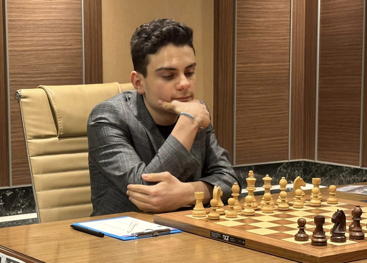 - Stratejik hamlelerin ön planda olduğu dördüncü oyunda rakipler berabere