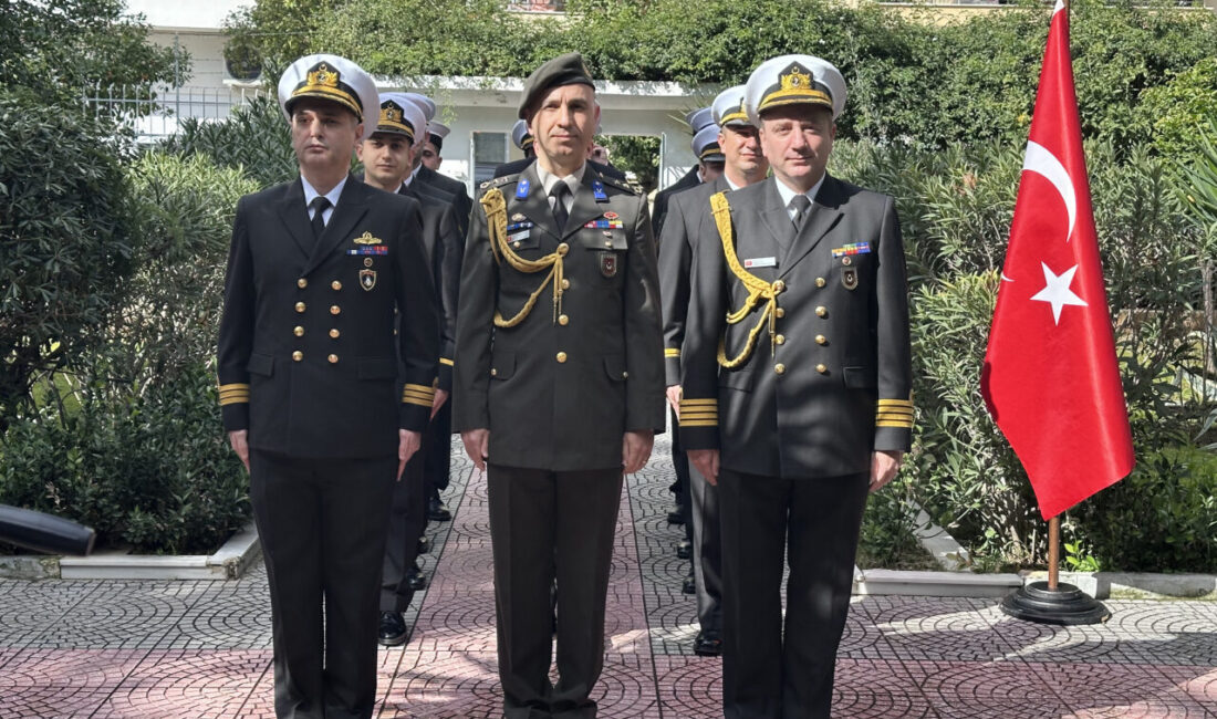 ATİNA (AA) – Türk Deniz Kuvvetlerine ait “TCG Anamur (M-269)”