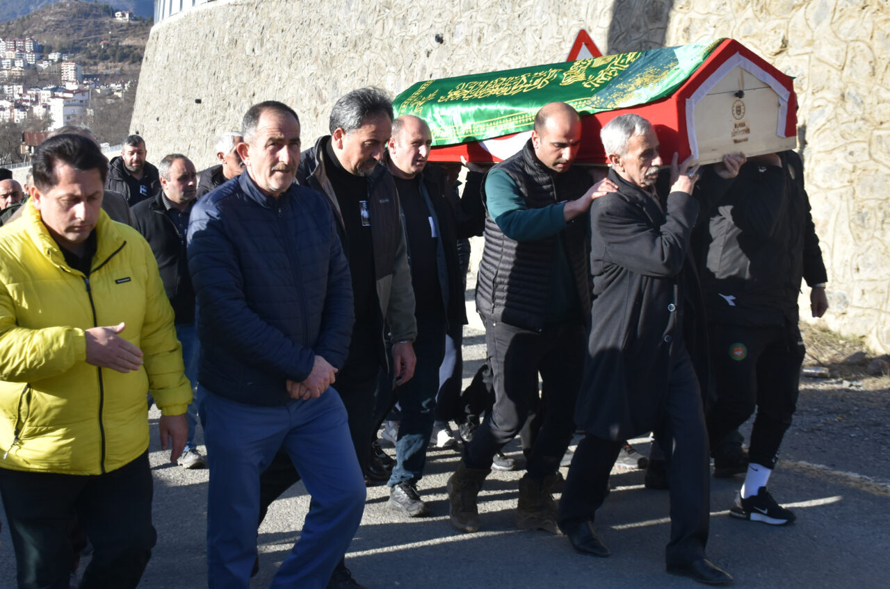 ARTVİN (AA) – A Milli Kadın Futbol Takımı'nın eski futbolcularından