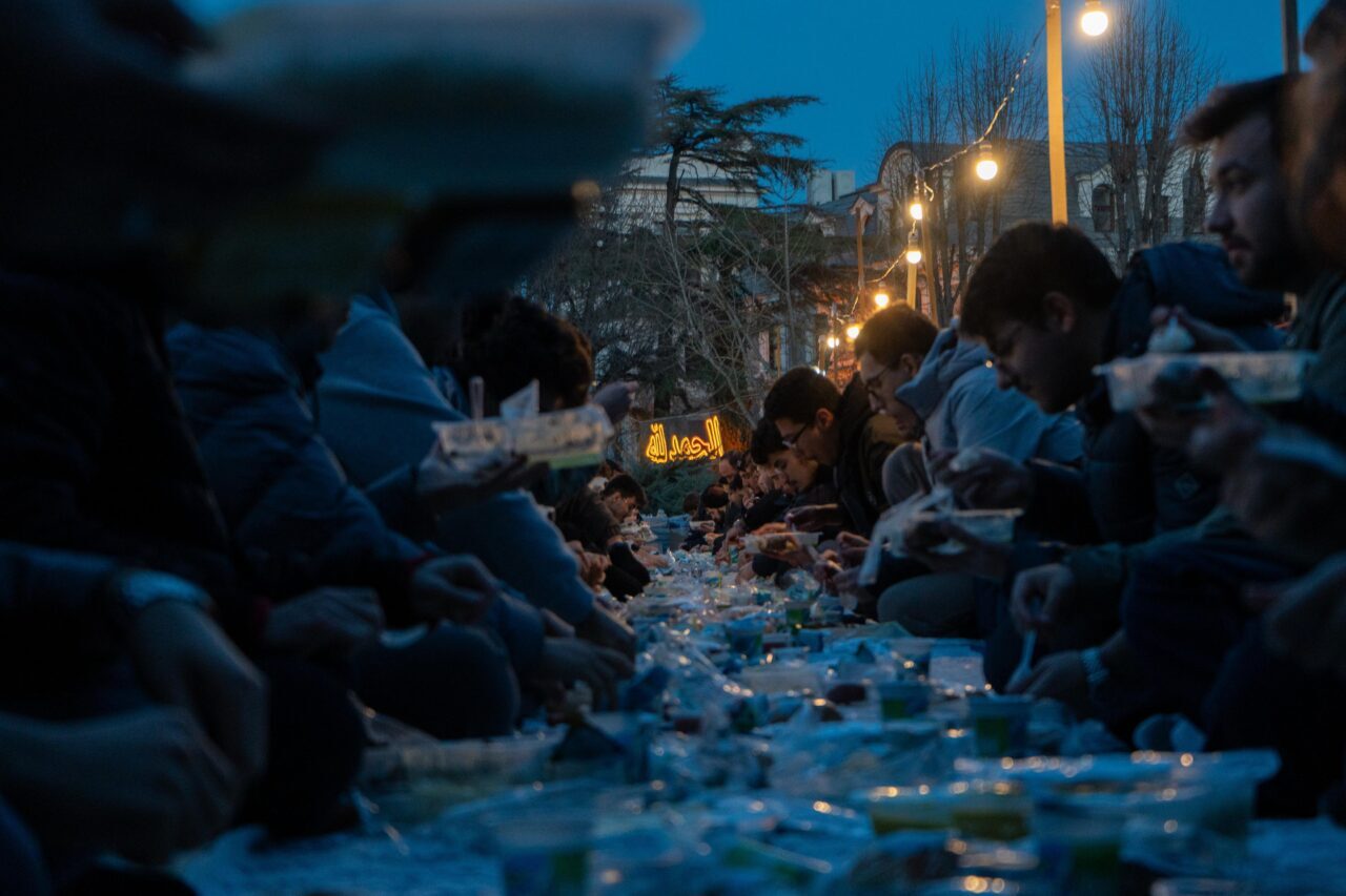 - İftar programında, Gazze'de yaşananlara dikkati çekmek amacıyla rektörlük binasına