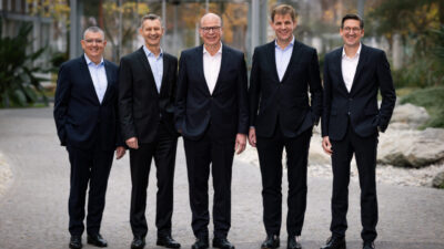 - BSH CEO'su Matthias Metz:
- "Hedefimiz, net kararlarla ve yol