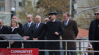 - "Meydanlardan taşan bu kalabalıklar Türkiye'nin yarınlarına umut olmaktadır, ümit