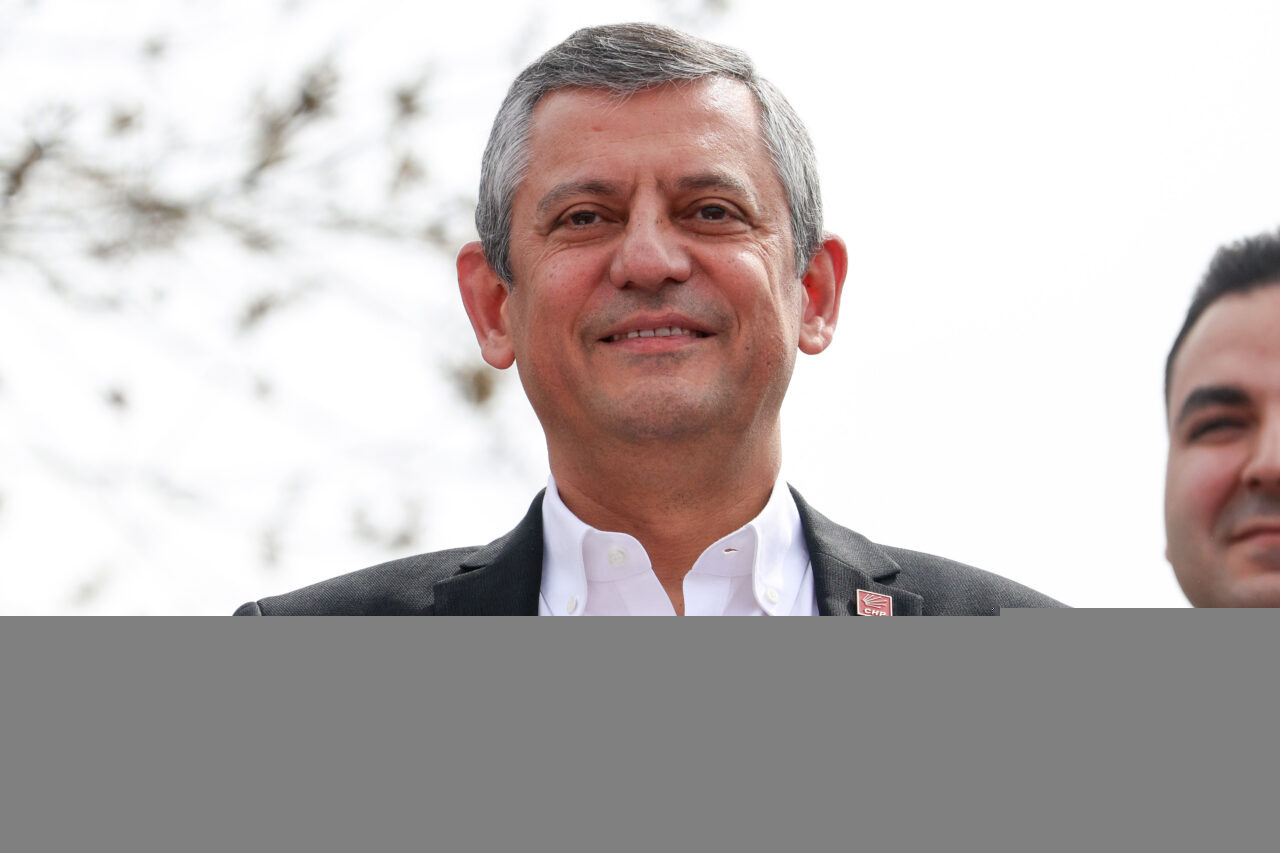 - "Kapı kapı gezeceğiz, sokak sokak dolaşacağız, neyi nasıl düzelteceğimizi