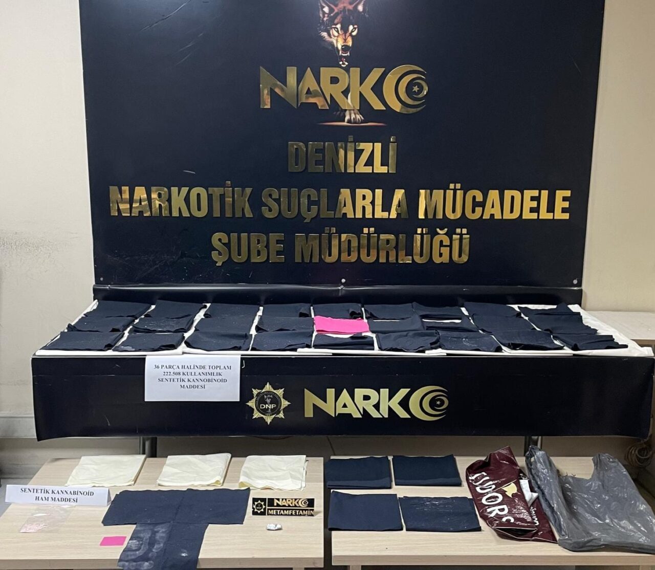 DENİZLİ (AA) – Denizli'de uyuşturucu operasyonunda gözaltına alınan 5 zanlıdan