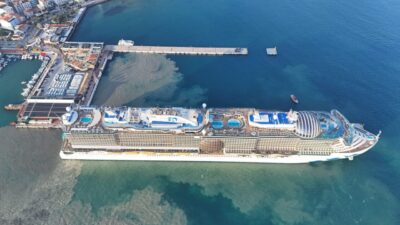 AYDIN (AA) – Dünyanın en büyük kruvaziyer gemilerinden biri olarak