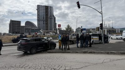 GAZİANTEP (AA) – Gaziantep'te polisin "dur" ihtarına uymayan şüpheli, kovalamaca