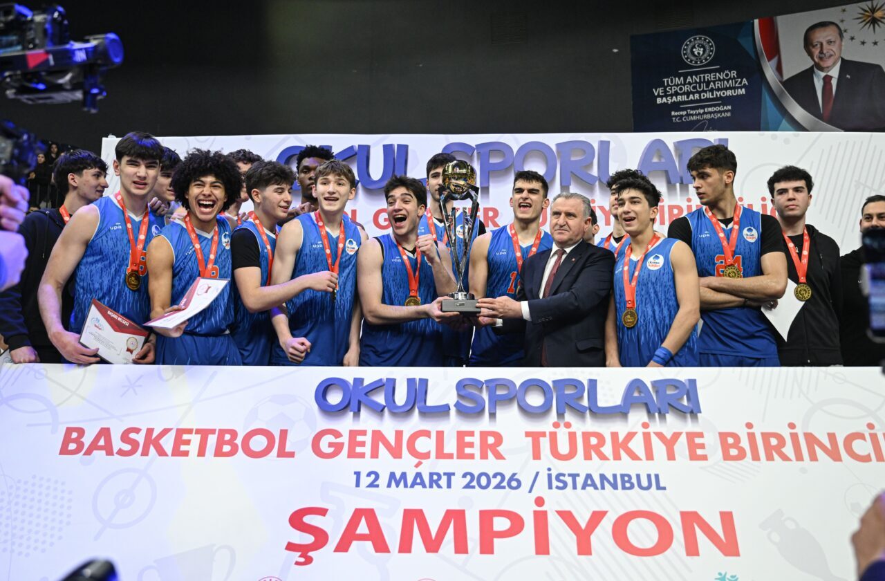 İSTANBUL (AA) – Gençlik ve Spor Bakanı Osman Aşkın Bak,