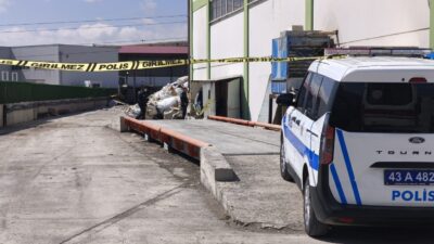 KÜTAHYA (AA) – Kütahya'da geri dönüşüm tesisinde kullanılan havuza düşen