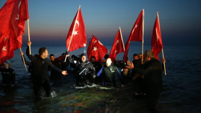 - Mazlum Kibar, "soğuk suda en uzun süre tüplü dalış"