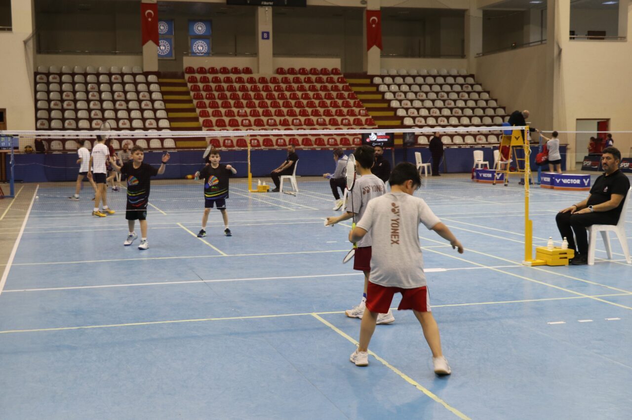AMASYA (AA) – Badmintonda, 11-13 Yaş Altı Türkiye Şampiyonası Amasya'da