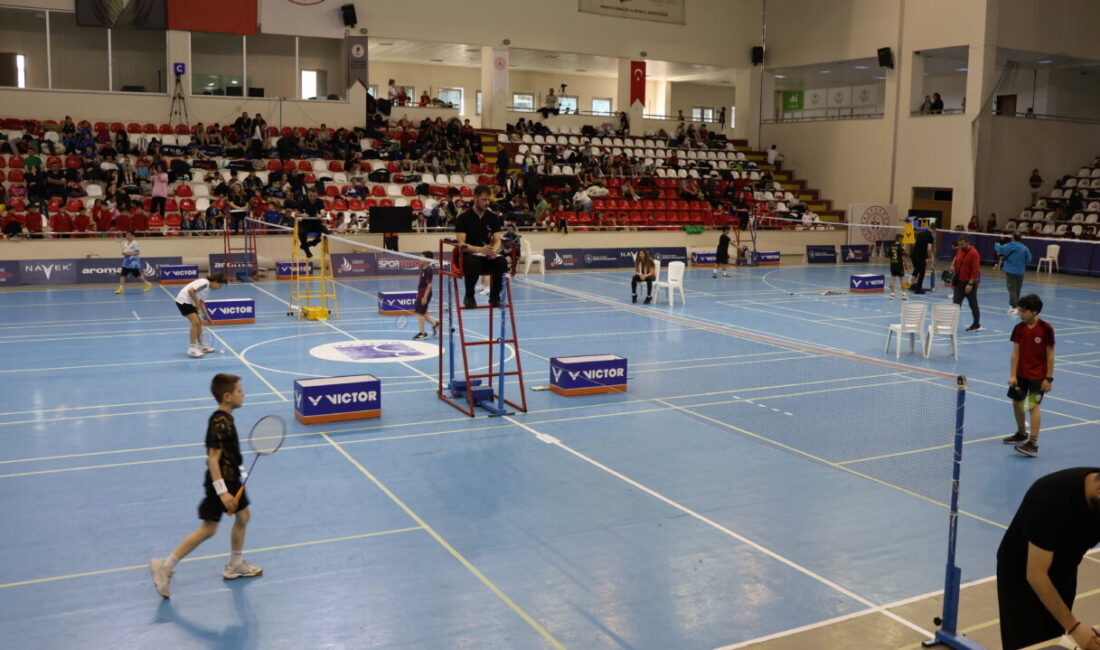 AMASYA (AA) – Türkiye Badminton Federasyonu tarafından düzenlenen 11-13 Yaş