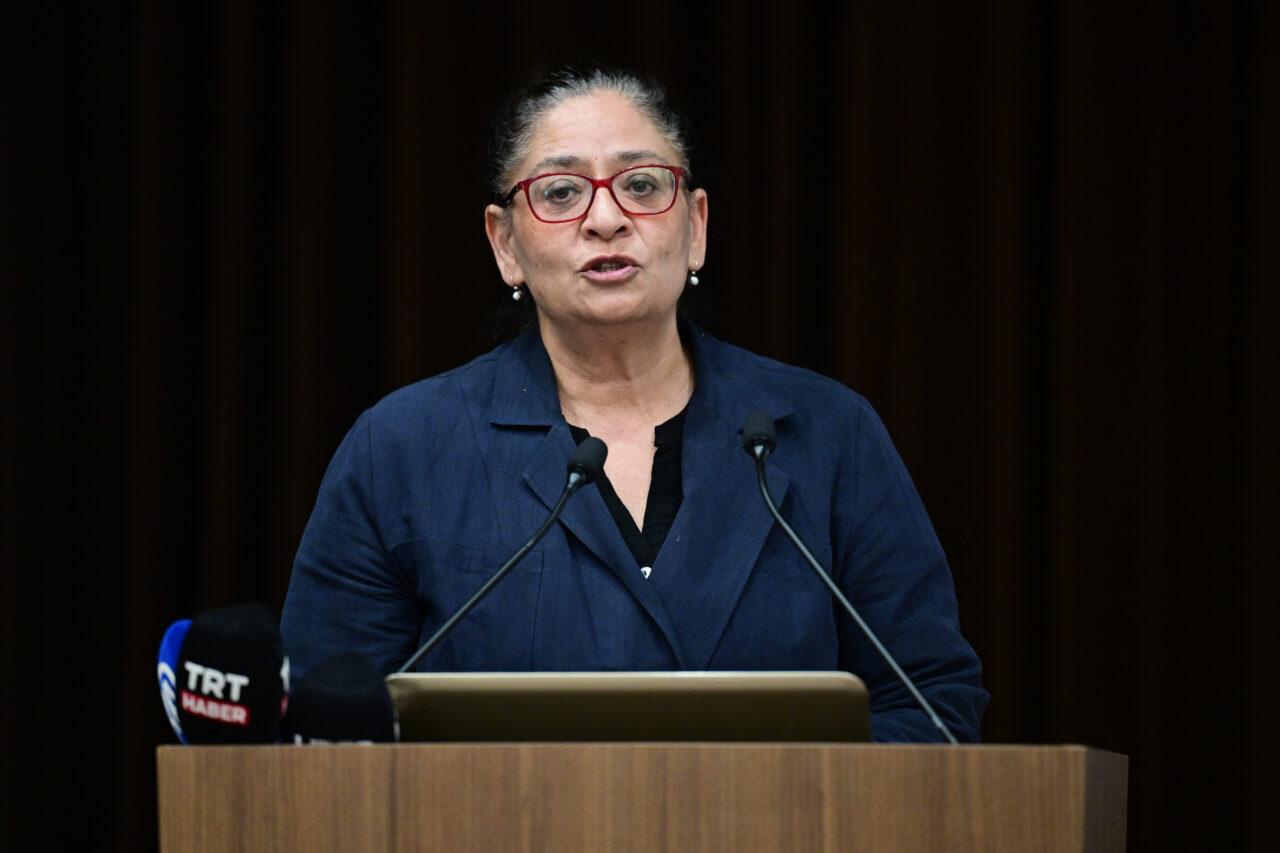 - Basın İlan Kurumu Antalya Bölge Müdürü Mevlüt Uluçamlıbel:
- "O