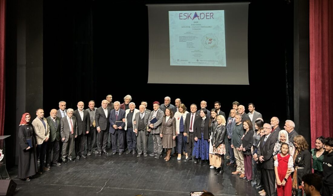 - Fatih Belediye Başkanı Ergün Turan'a "Kitap ve Kültür Dünyasına