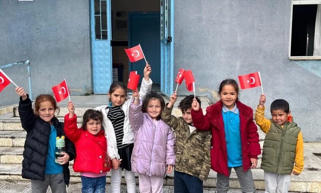 ÇORUM (AA) – Çorum'un Osmancık ilçesine bağlı Kamil köyünde öğrenciler,