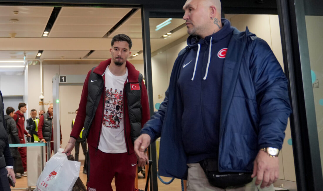 - Takım kaptanı Hakan Çalhanoğlu:
- "Ülkemize bu mutluluğu yaşattığımız için