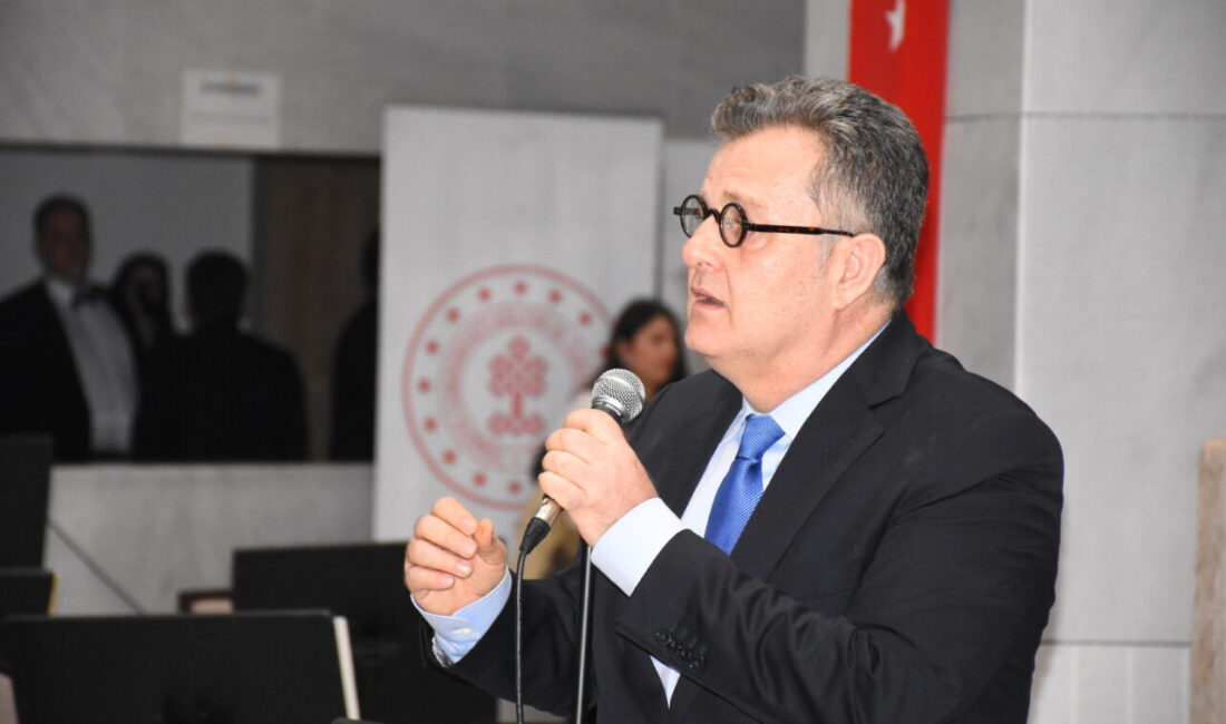 AFYONKARAHİSAR (AA) – Genel sanat yönetmenliğini Hüseyin Başkadem'in yaptığı 25.