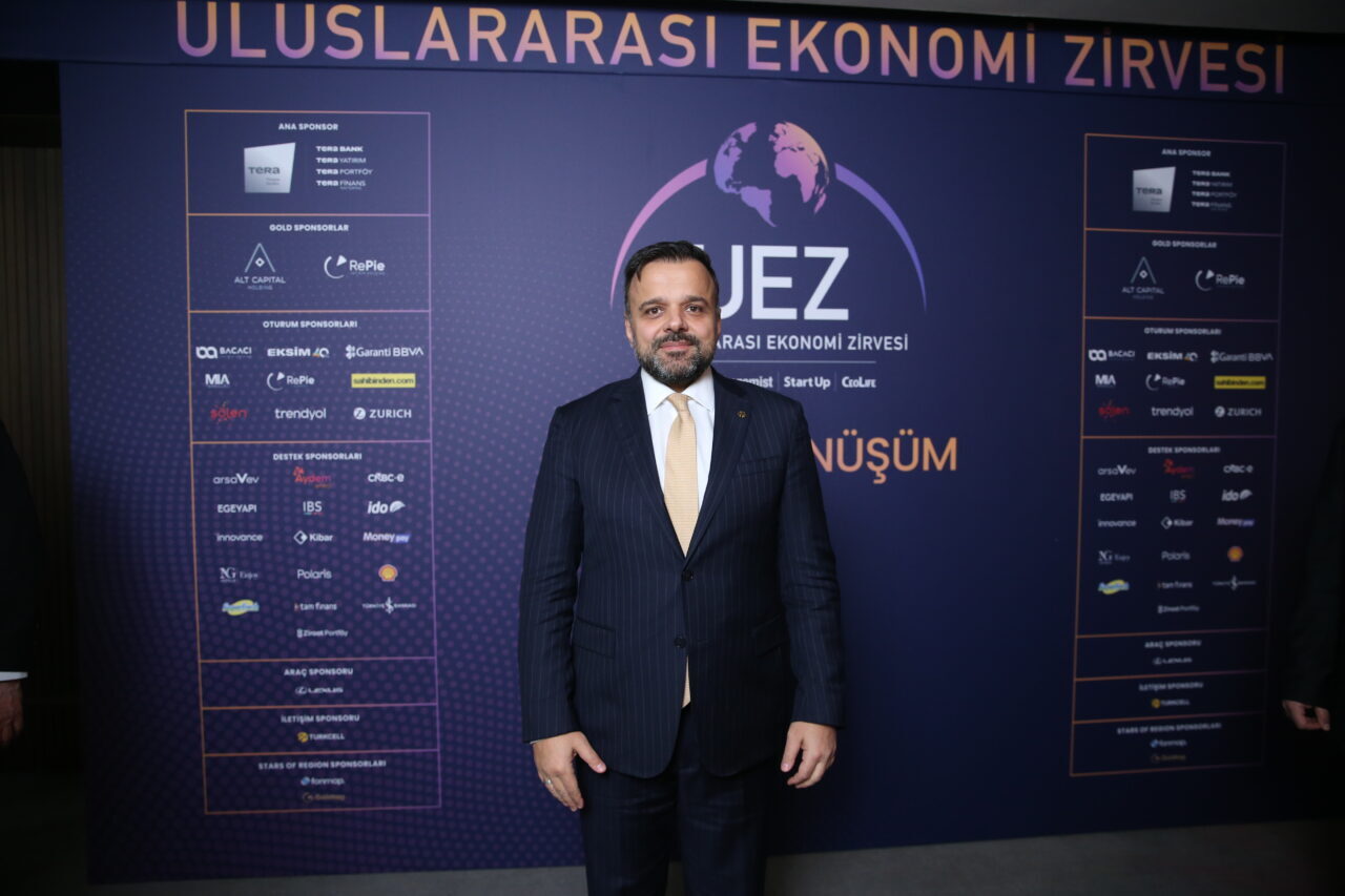 - Turkcell Genel Müdürü Ali Taha Koç:
- "Akıllı sürüş ve