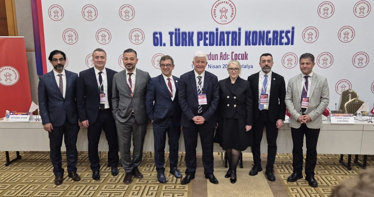 ANTALYA (AA) – Antalya'nın Kemer ilçesinde "Umudun adı: Çocuk" temasıyla