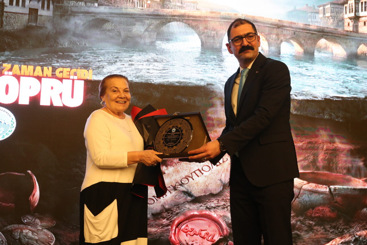 KASTAMONU (AA) – Yapay zeka desteğiyle hazırlanan "7 kemerli bir