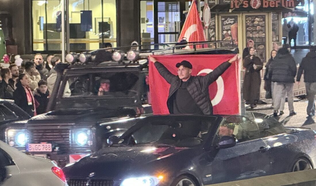 BERLİN (AA) – Almanya'nın başkenti Berlin'de yaşayan Türkler, A Milli