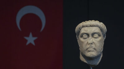 İZMİR (AA) – ABD'den Türkiye'ye iade edilen Smyrna Antik Kenti