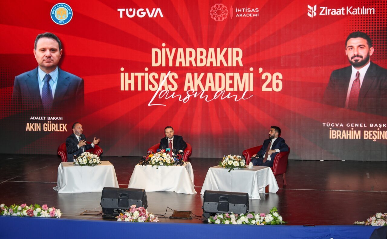 - ⁠"(Sosyal medya düzenlemesi) Sosyal medyanın da bir hukuku, bir