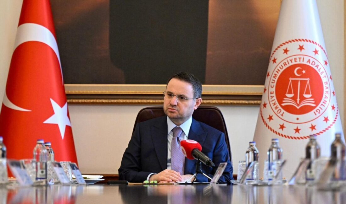 - "Özellikle avukatlarımızın son zamanlarda yaşadığı sorunları çok iyi biliyoruz.