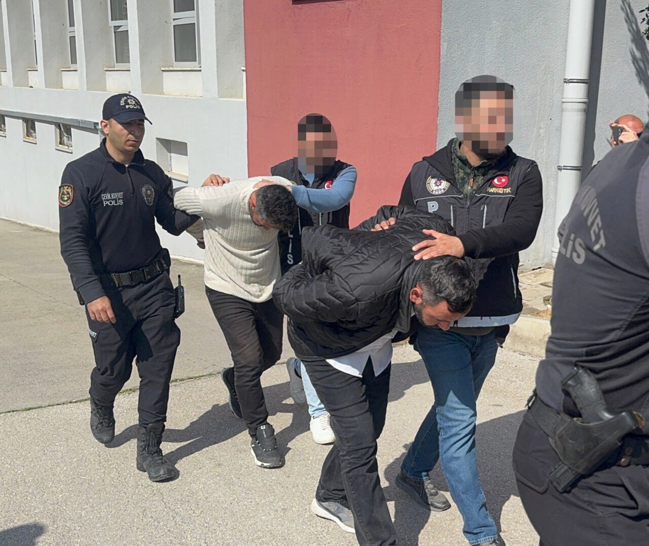 ADANA (AA) – Adana'da 703 bin 43 sentetik ecza ele