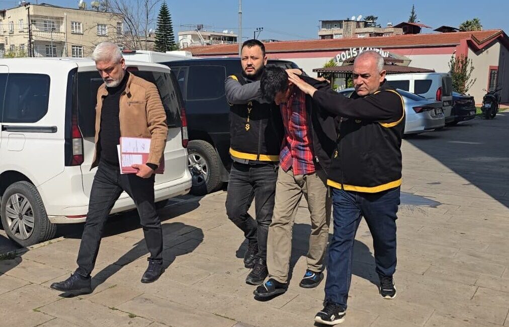 - Hırsızlık anları güvenlik kameralarınca kaydedildi