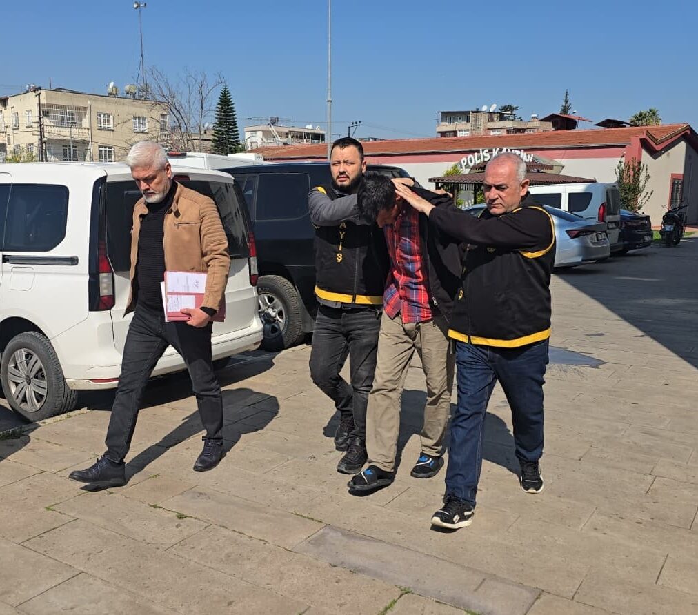 - Hırsızlık anları güvenlik kameralarınca kaydedildi