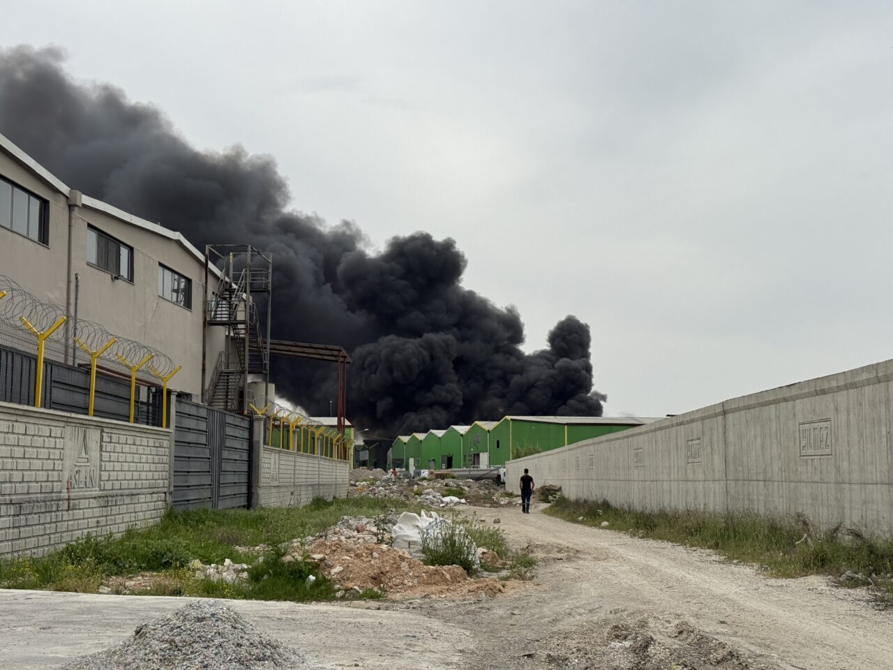 ADANA (AA) – Adana'nın merkez Seyhan ilçesinde geri dönüşüm tesisinde