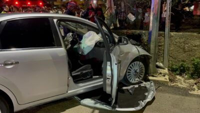 ADANA (AA) – Adana'nın Kozan ilçesinde iki otomobilin çarpışması sonucu