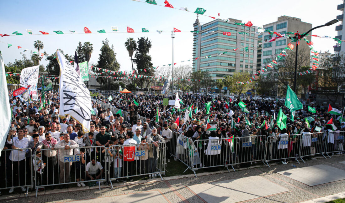 ADANA (AA) – Adana'da, Peygamber Sevdalıları Vakfı tarafından "Mevlid-i Nebi"