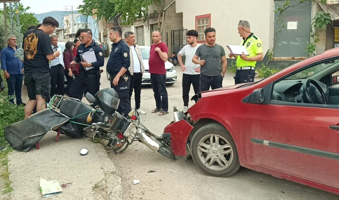 ADANA (AA) – Adana'nın Kozan ilçesinde otomobille motosikletin çarpıştığı kazada