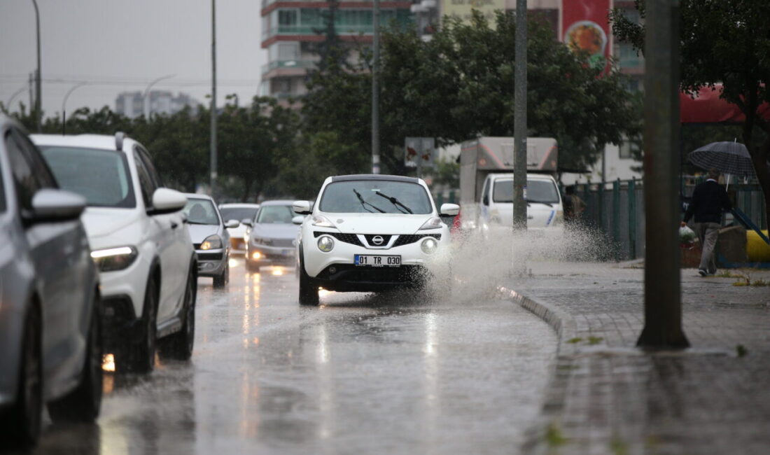ADANA (AA) – Adana'da etkili olan sağanak nedeniyle bazı cadde