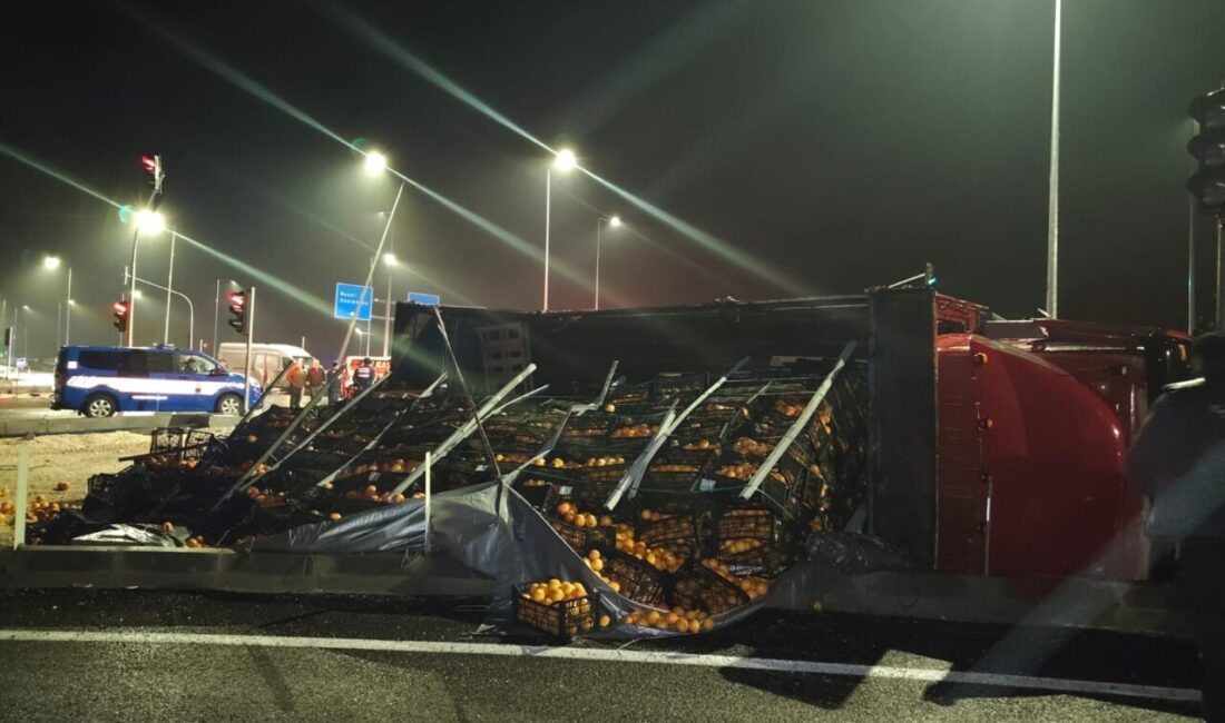 ADIYAMAN (AA) – Adıyaman'ın Besni ilçesinde 3 aracın karıştığı zincirleme