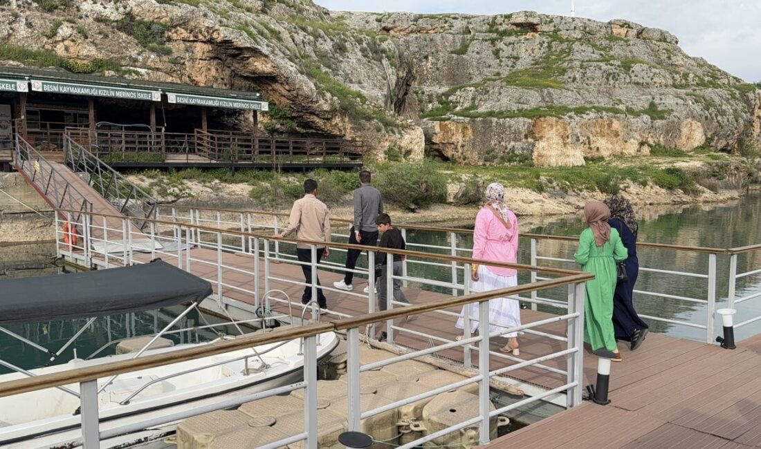 ADIYAMAN (AA) – Adıyaman'ın Besni ilçesinde, Fırat Nehri kıyısında yer