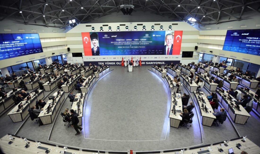 - AFAD Başkanı Ali Hamza Pehlivan:
- "24 üniversiteden 100'ün üzerinde