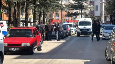 AFYONKARAHİSAR (AA) – Afyonkarahisar'da komşular arasında çıkan silahlı kavgada karı