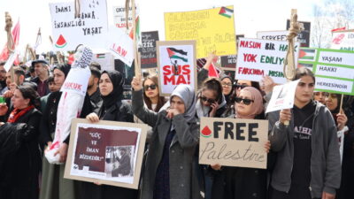 AĞRI (AA) – Ağrı İbrahim Çeçen Üniversitesi'nde (AİÇÜ) öğrenciler ve