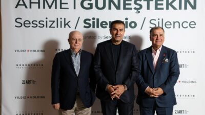 İSTANBUL (AA) – Sanatçı Ahmet Güneştekin'in "Sessizlik" sergisi, Yıldız Holding