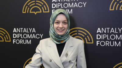 - "Sadece sorunları konuşan değil, çözümleri masaya getirebilen bir ülke