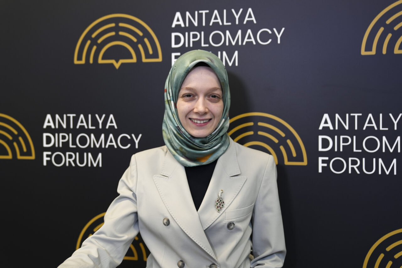 - "Sadece sorunları konuşan değil, çözümleri masaya getirebilen bir ülke