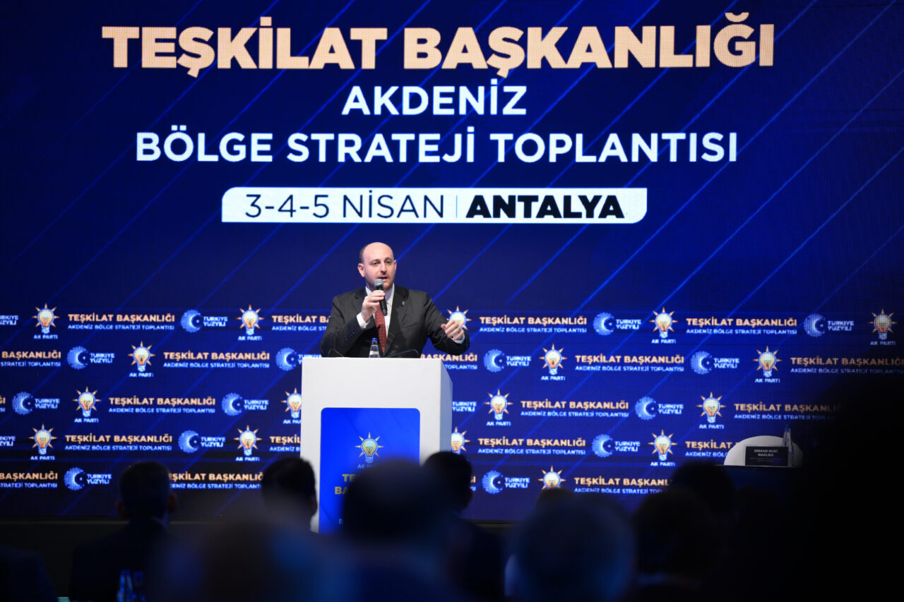 - "Gönlünde, zihninde millete, hizmete yönelik hiçbir ufuk, fikir, heyecanı