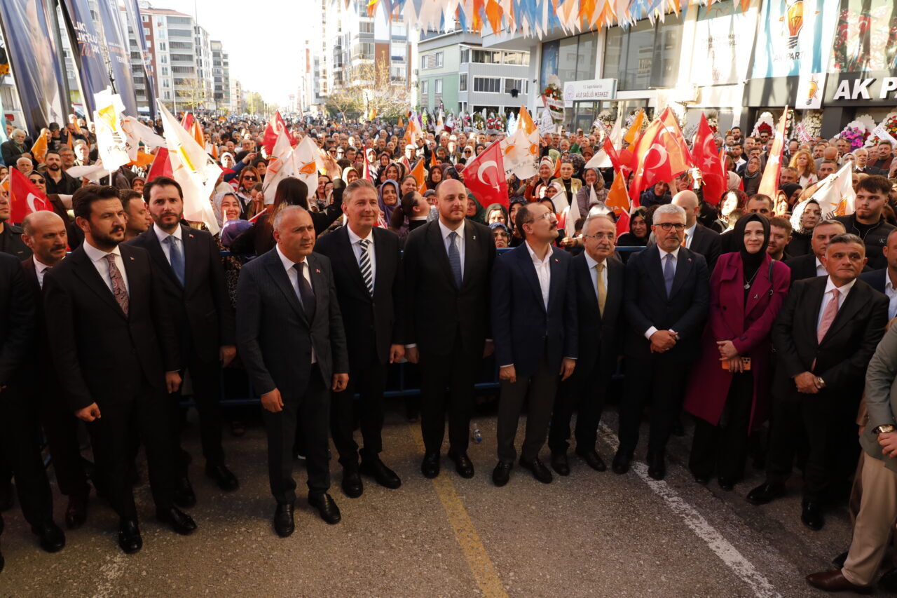 - "Bizim davamızın, mücadelemizin esası, milletimizin tamamına kalbini, gönlünü, zihnini