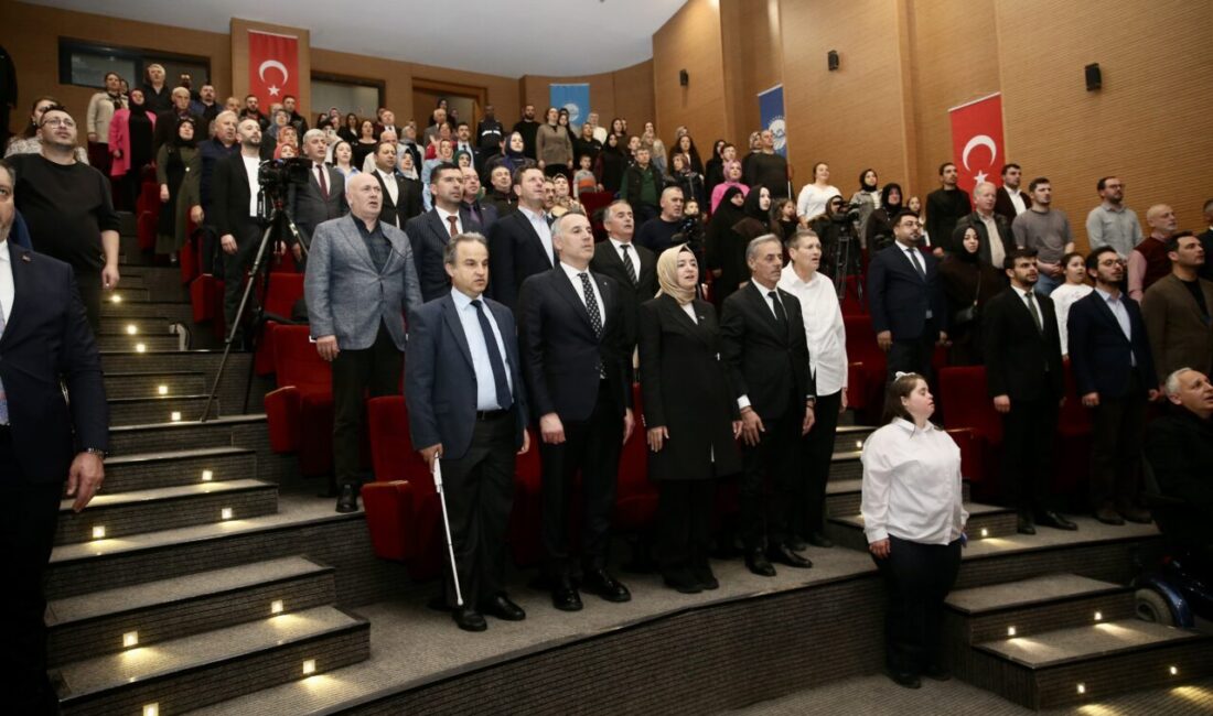 - "Muhalefetin belediyeleri, milletin parasını çarçur ediyor, özel hayatlarında kullanıyor.